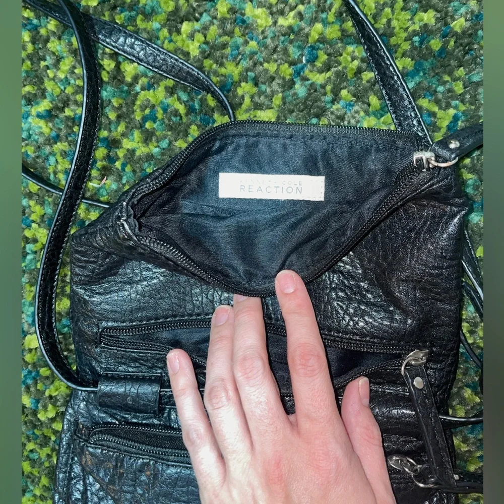Kenneth Cole Reaction - Black Genuine Leather Crossbody Purse - Picture 4 of 5